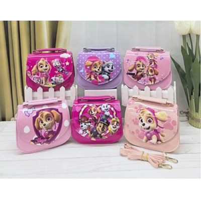 Дитяча сумочка 20*20 см з довгим ремінцем 9909