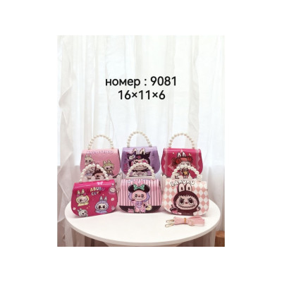 Дитяча сумка 9081  штучна шкіра 15*12*6с мікс кольорів, в упаковці