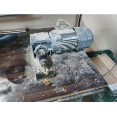 Верстат для вкручування шпильки муфт