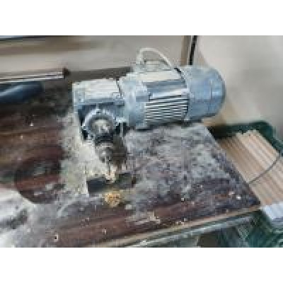 Верстат для вкручування шпильки муфт